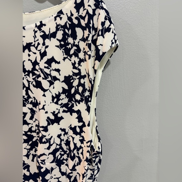 Lauren Ralph Lauren Floral Navy Ivory Ruched Sheath Short Sleeve Dress Size 12 - Picture 9 of 10